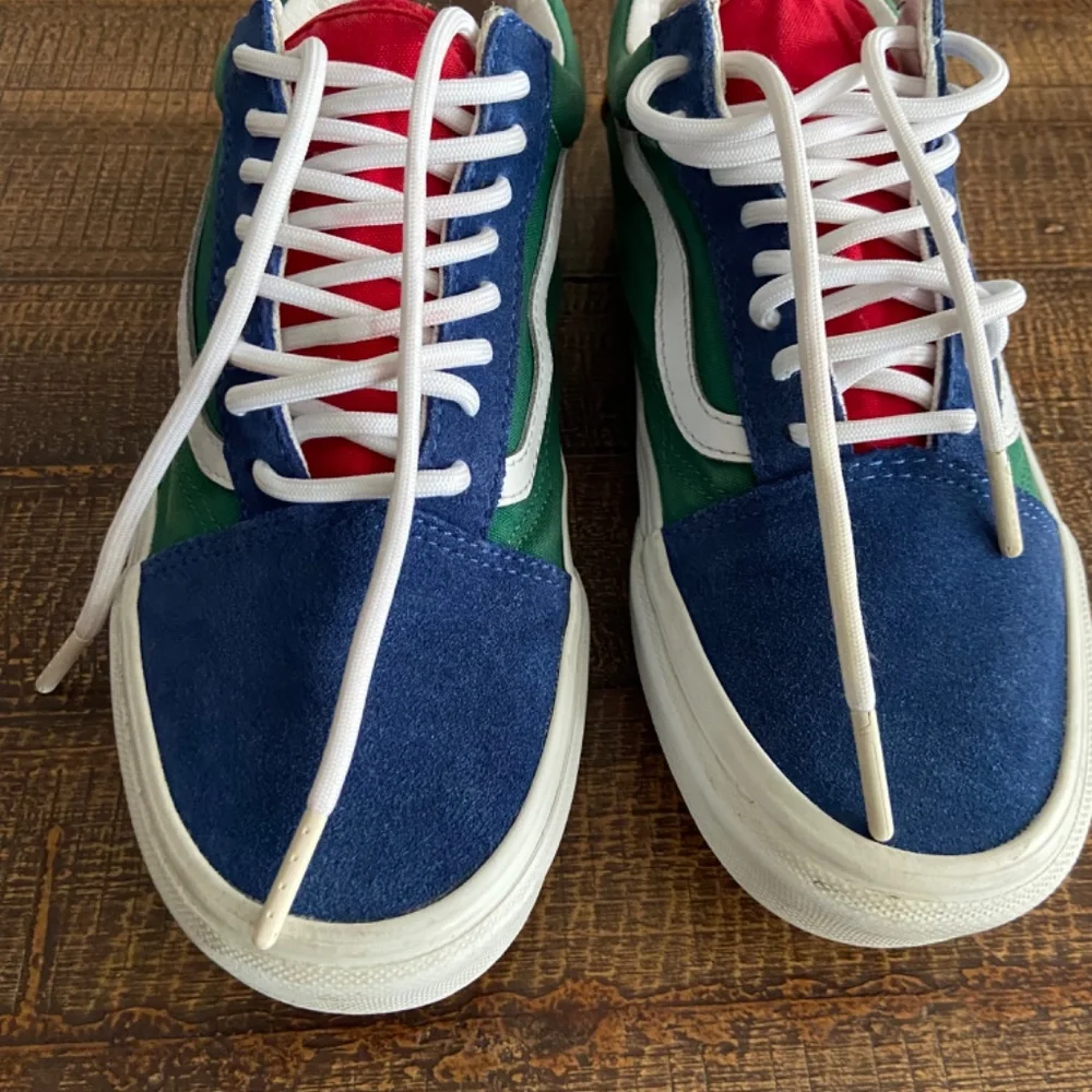 Vans - Picture 6 of 6